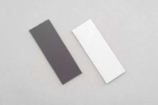 マグネットシート カット品（粘着テープ付）